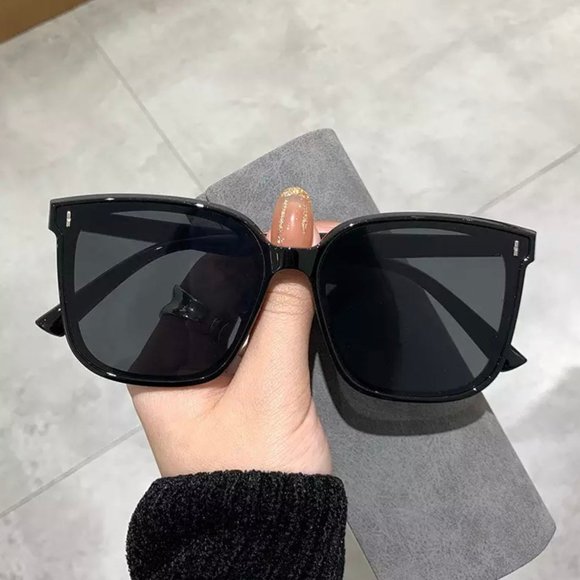 OIMG Vintage Square Sunglasses Women Oversized Sunglass Men Retro Black Sun Glas - Picture 1 of 8